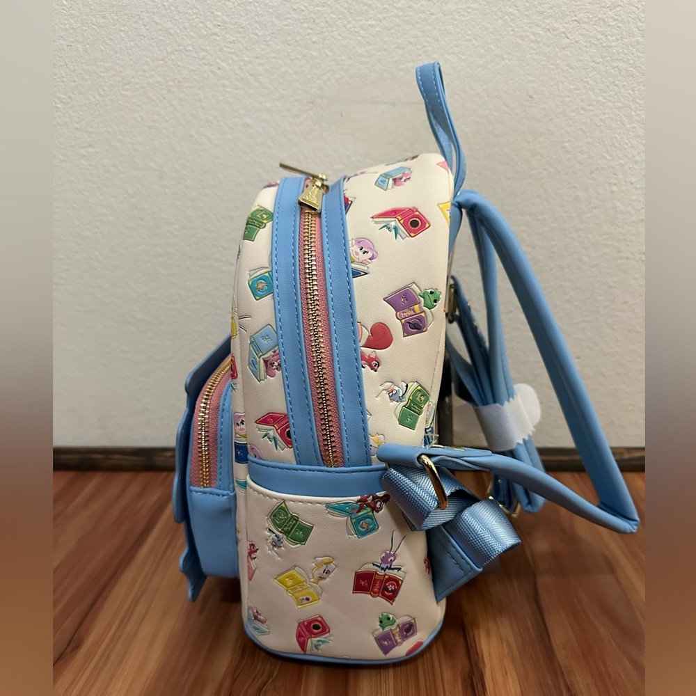 NWT Loungefly Disney Princess Books and sidekicks Backpack - Multicolor - Picture 4 of 5